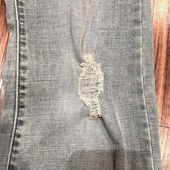 NWOT Levi’s Mid Rise Distressed Classic Boot - Picture 7 of 11